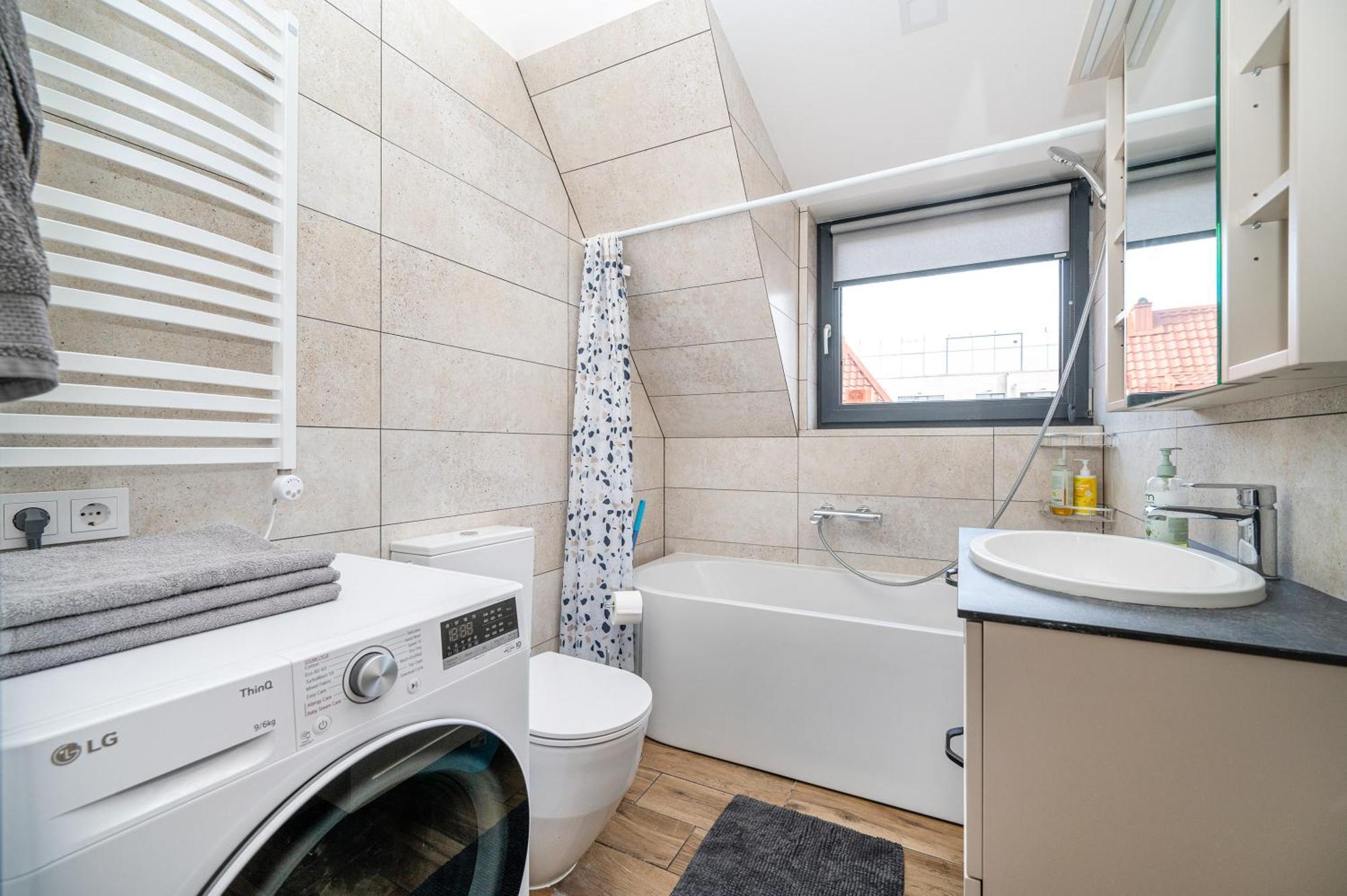 Cozy Central Attic Self Check In Аеропорт Вільнюс Екстер'єр фото