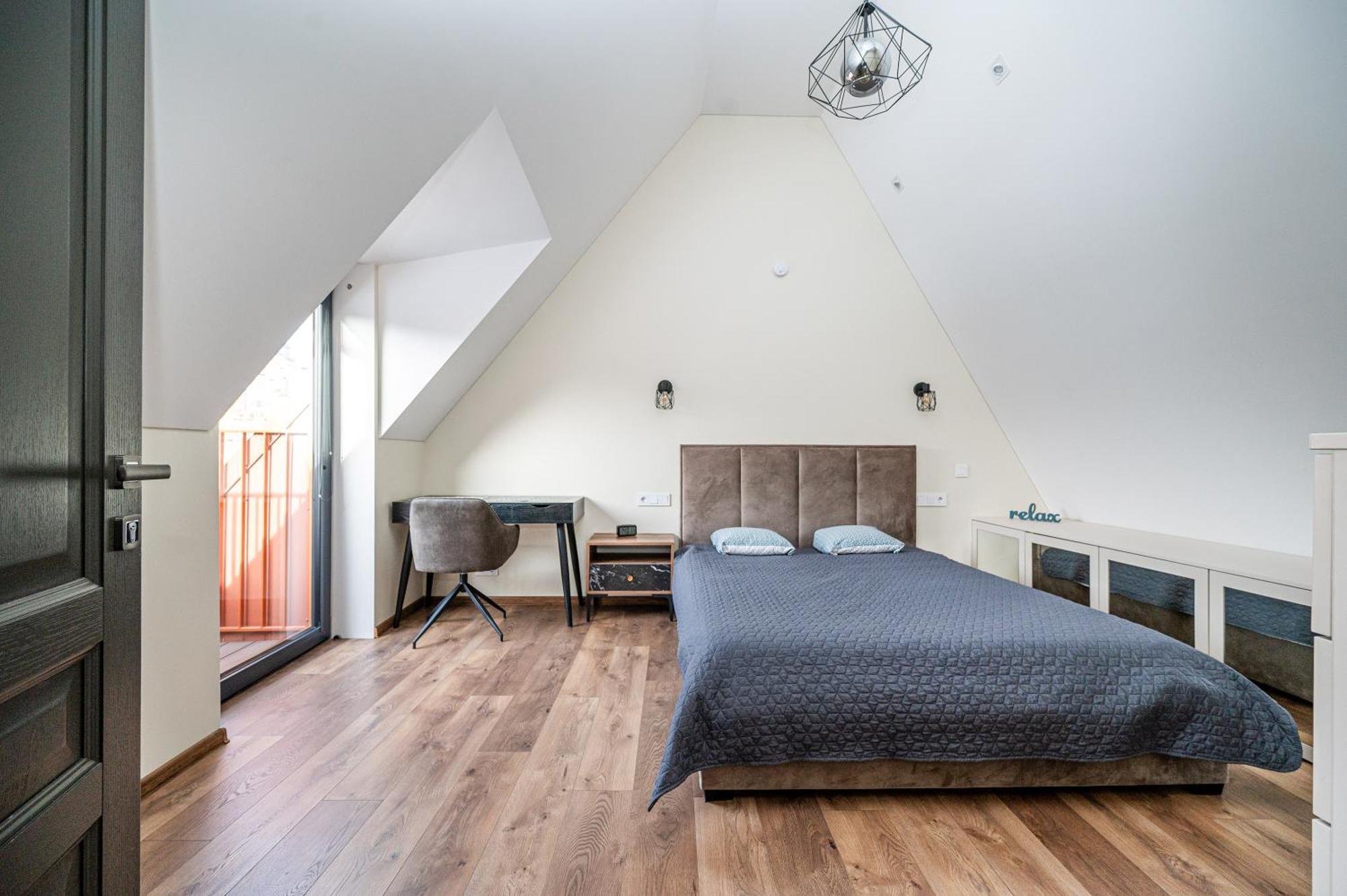 Cozy Central Attic Self Check In Аеропорт Вільнюс Екстер'єр фото