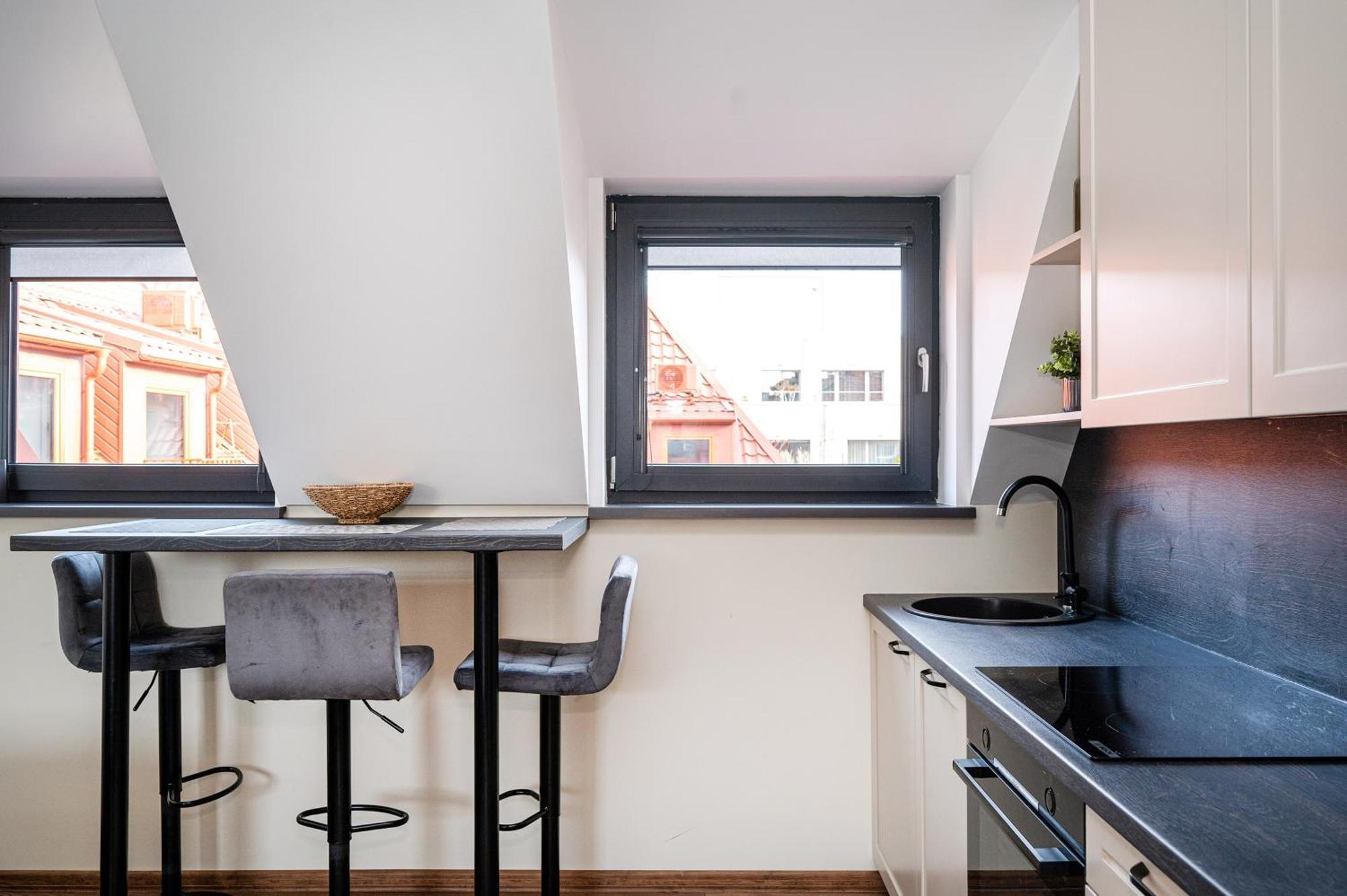 Cozy Central Attic Self Check In Аеропорт Вільнюс Екстер'єр фото